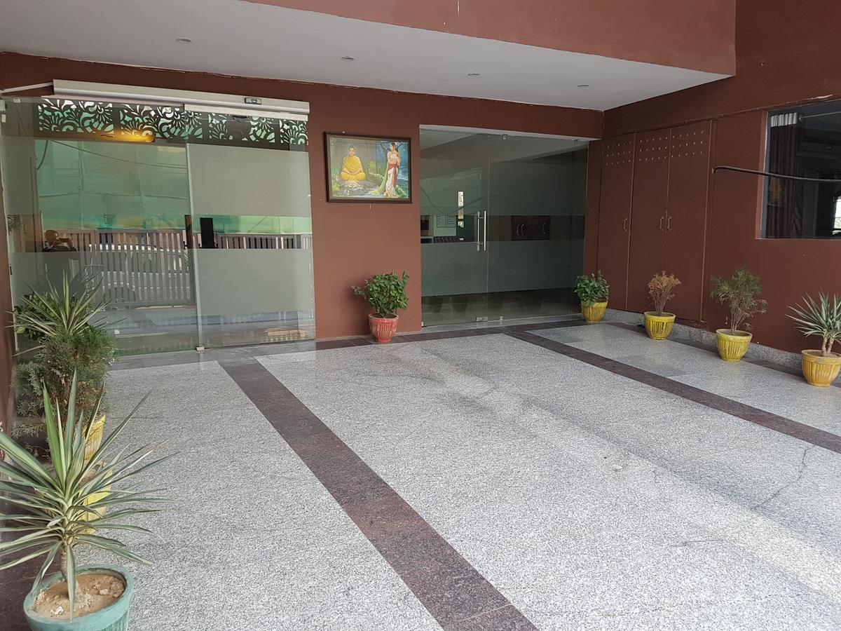 The Royal Crown Hotel Gurgaon Exterior foto